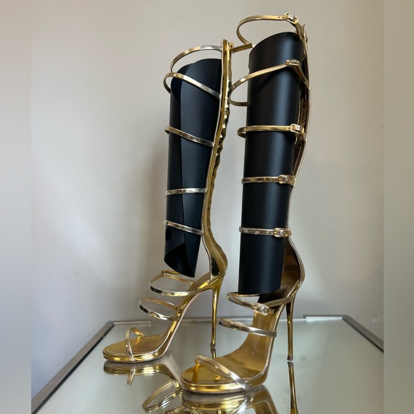 EUC Giuseppe Zanotti Super Harmony’ Gladiator Sandals in Gold 36.5 - Picture 9 of 16